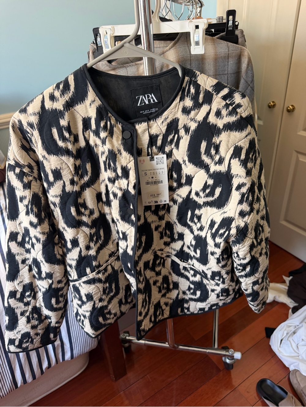ZARA Black and Cream Abstract Quilted Jacket